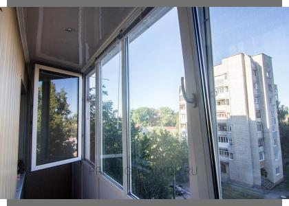 Холодное остекление алюминиевыми окнами Алютех с отделкой стен вагонкой ПВХ в Щёлково