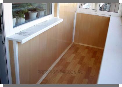Теплое остекление балкона пластиковыми окнами и электрическим теплым полом в Щёлково