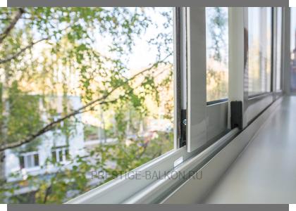 Раздвижное холодное остекление балкона с шумопонижающими отливами в Щёлково