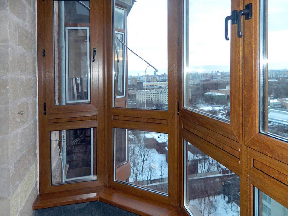 Французское остекление балкона профилем Veka с ламинированием под дерево в Щёлково